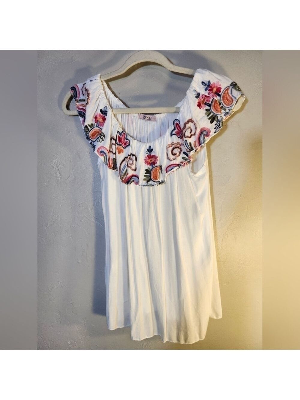 Own It Embroidered Neck Line Ruffled Collar White Top Sheer Made In Italy Sz M/L